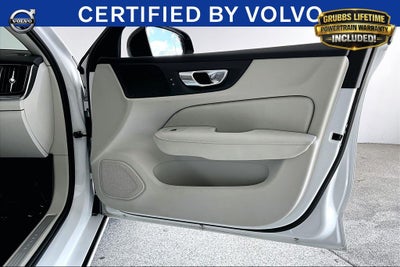 2025 Volvo S60 Plug-In Hybrid T8 Plus