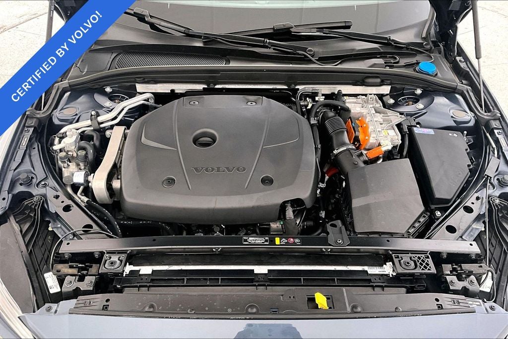 2024 Volvo S60 Recharge Plug-In Hybrid T8 Plus Dark Theme