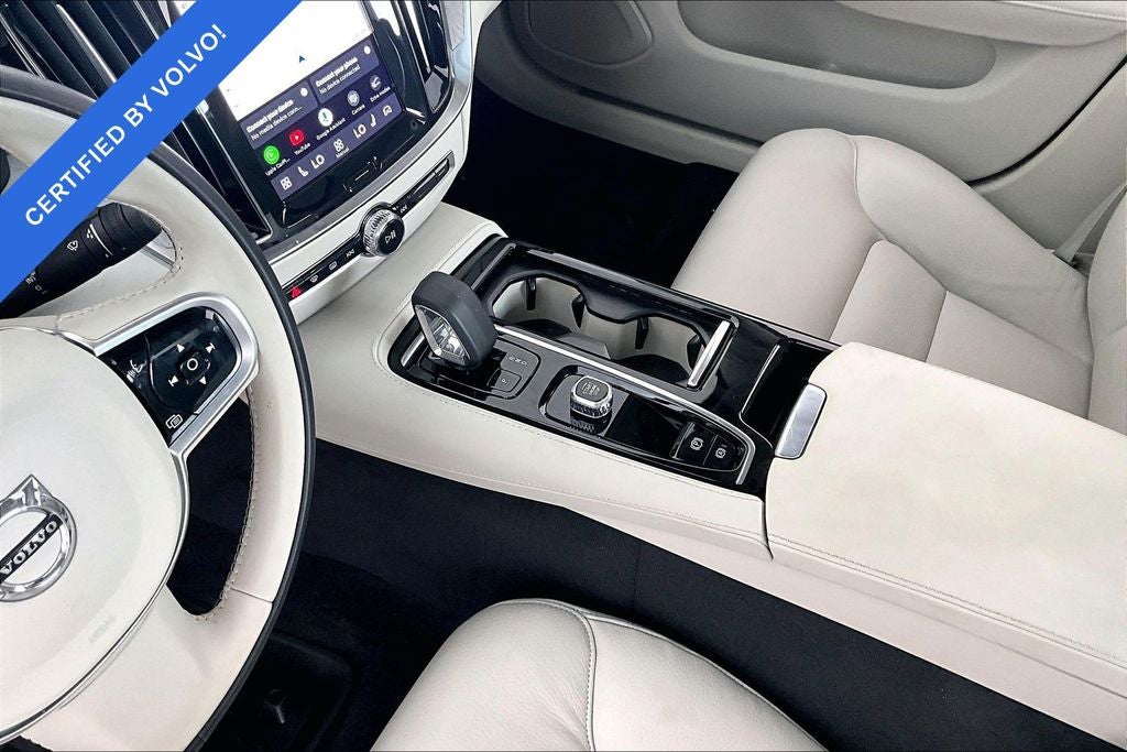 2024 Volvo S60 Recharge Plug-In Hybrid T8 Plus Dark Theme