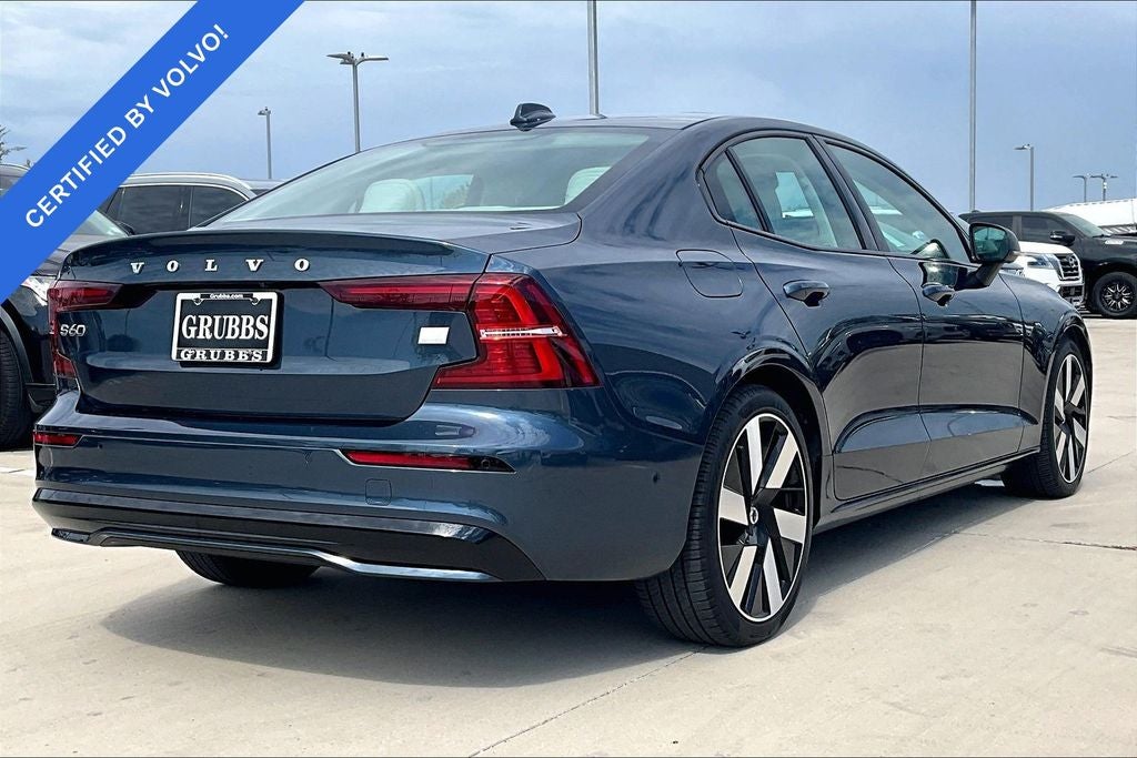 2024 Volvo S60 Recharge Plug-In Hybrid T8 Plus Dark Theme