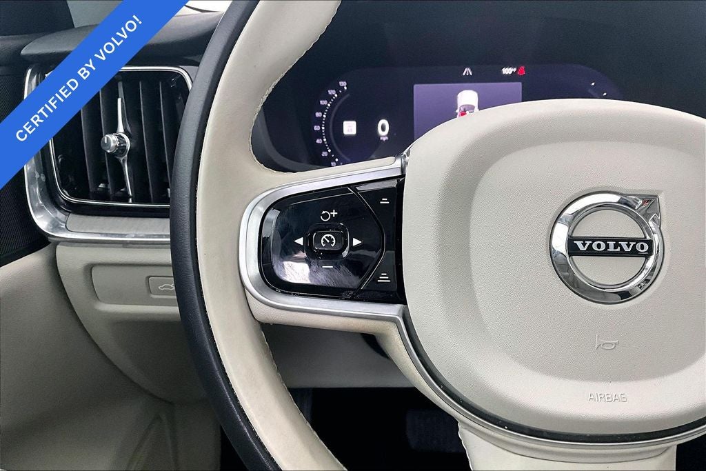 2024 Volvo S60 Recharge Plug-In Hybrid T8 Plus Dark Theme