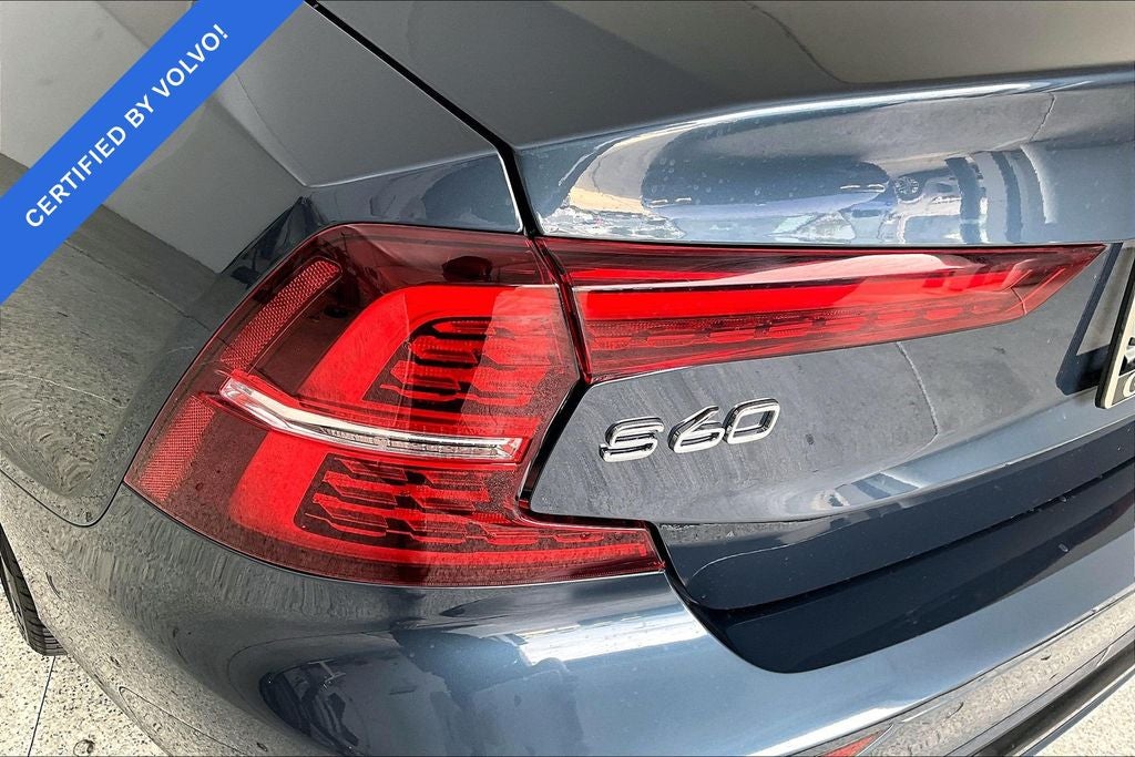 2024 Volvo S60 Recharge Plug-In Hybrid T8 Plus Dark Theme
