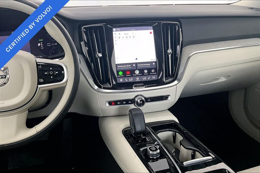2024 Volvo S60 Recharge Plug-In Hybrid T8 Plus Dark Theme