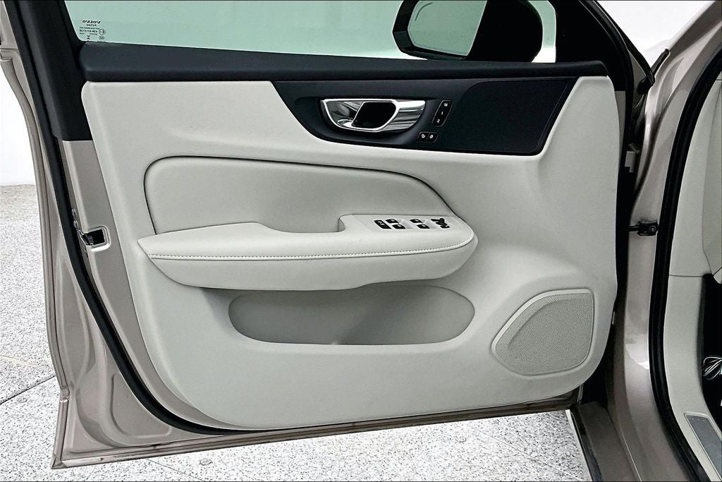 2025 Volvo S60 B5 Plus