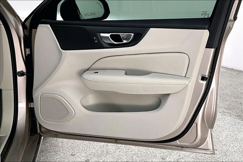 2025 Volvo S60 B5 Plus