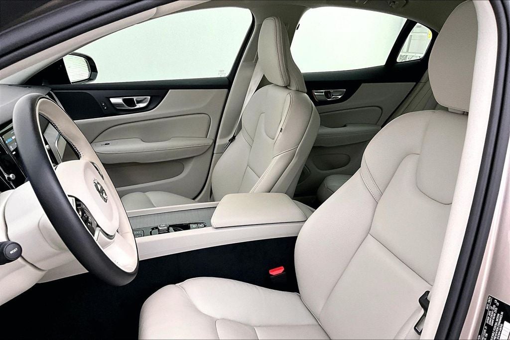 2025 Volvo S60 B5 Plus