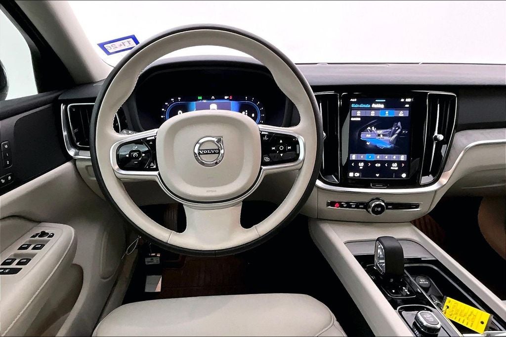 2025 Volvo S60 B5 Plus