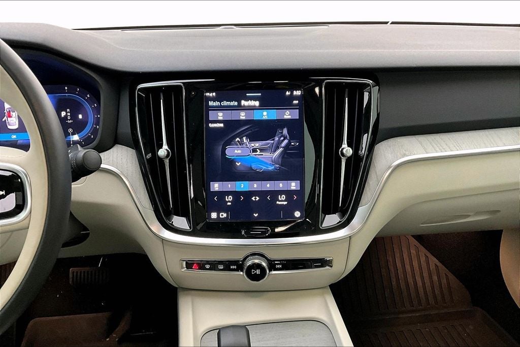 2025 Volvo S60 B5 Plus