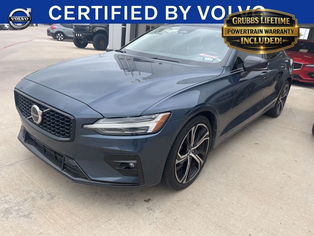 2024 Volvo S60 B5 Core Dark Theme