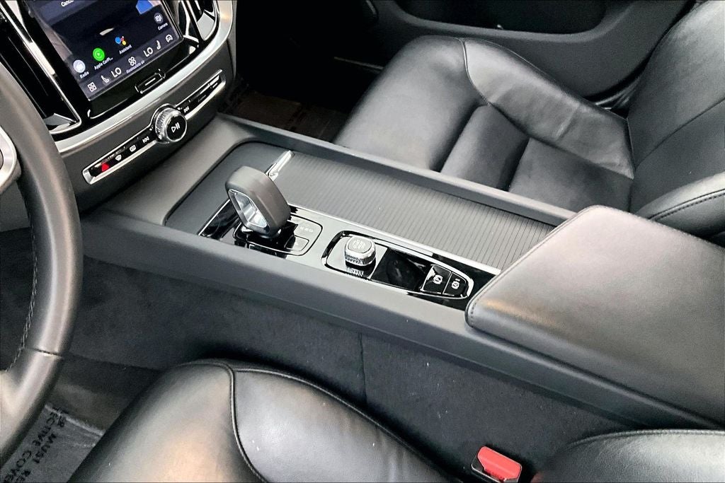 2024 Volvo S60 B5 Core Dark Theme