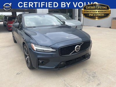 2024 Volvo S60 B5 Core Dark Theme