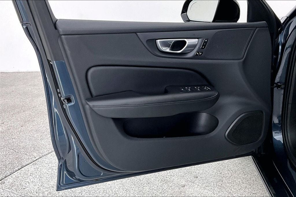 2024 Volvo S60 B5 Core Dark Theme