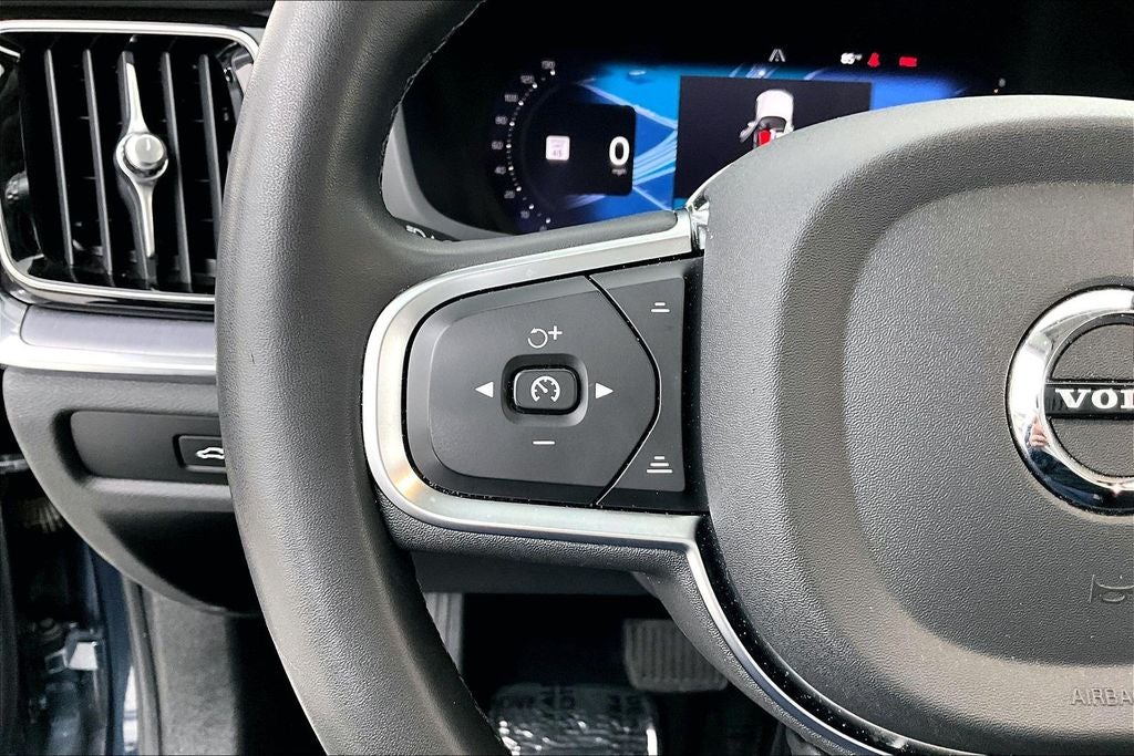 2024 Volvo S60 B5 Core Dark Theme