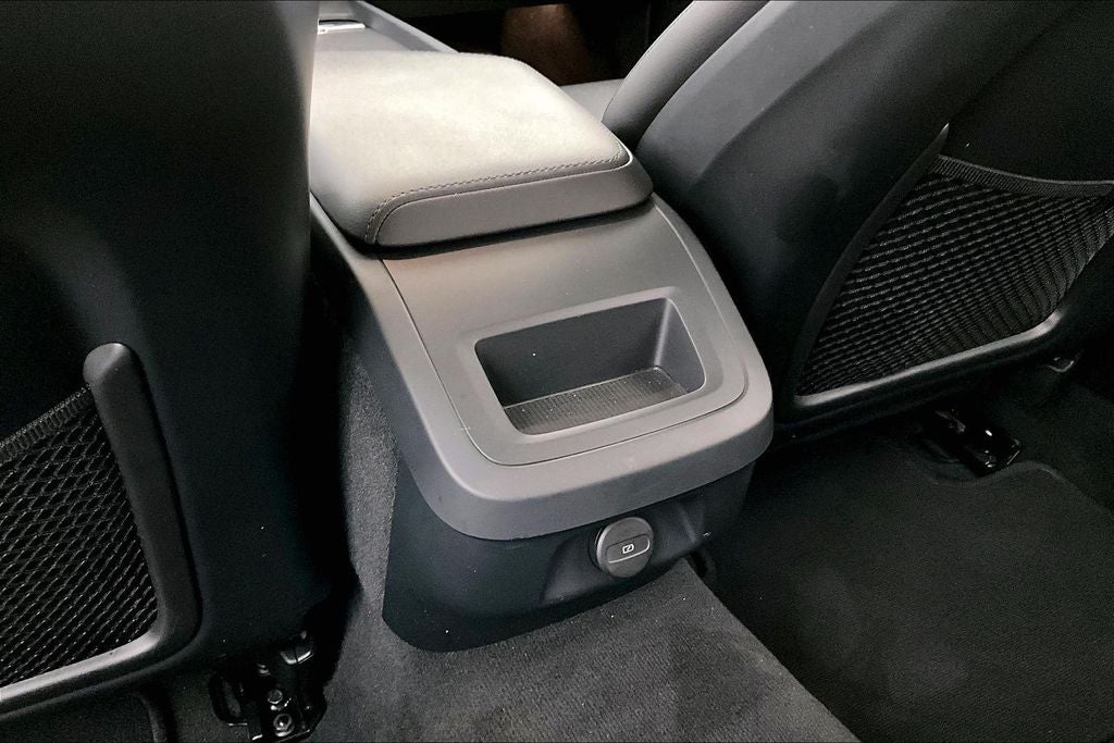 2024 Volvo S60 B5 Core Dark Theme