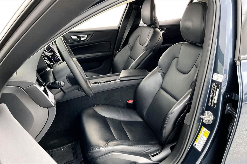 2024 Volvo S60 B5 Core Dark Theme