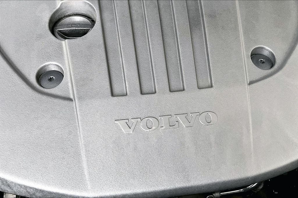 2024 Volvo S60 B5 Core Dark Theme