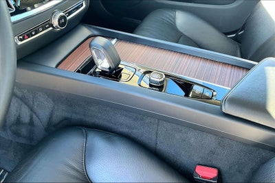 2024 Volvo S60 B5 Plus Dark Theme