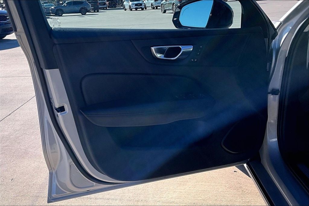 2024 Volvo S60 B5 Plus Dark Theme