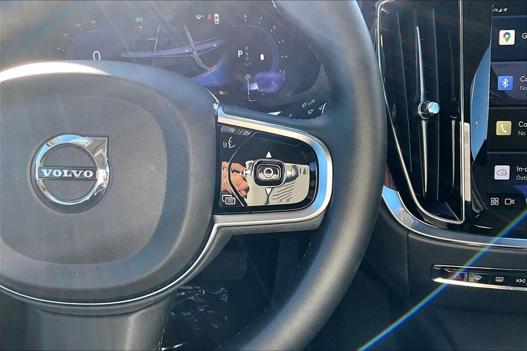 2024 Volvo S60 B5 Plus Dark Theme