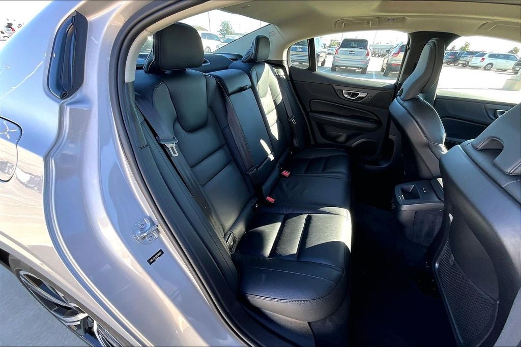 2024 Volvo S60 B5 Plus Dark Theme