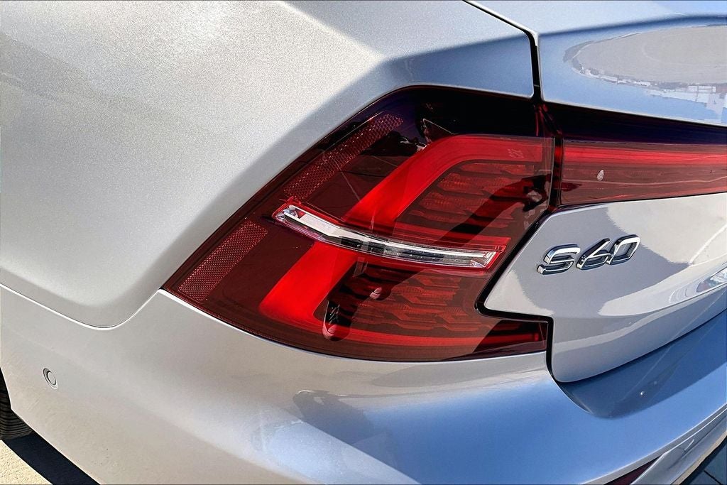 2024 Volvo S60 B5 Plus Dark Theme