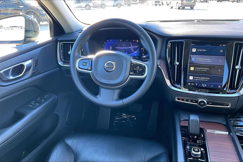 2024 Volvo S60 B5 Plus Dark Theme