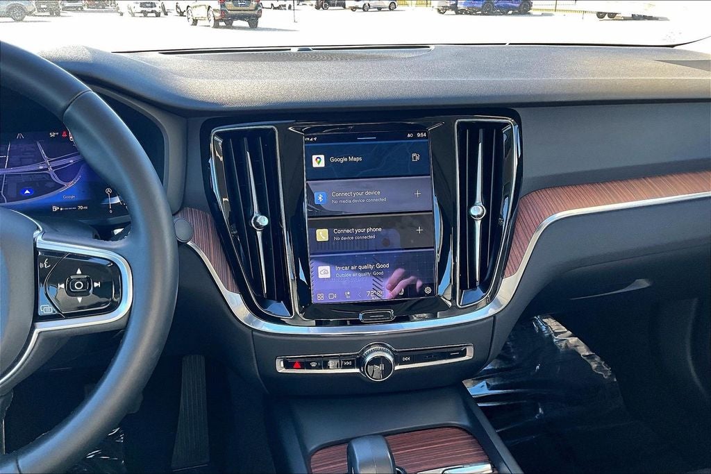 2024 Volvo S60 B5 Plus Dark Theme