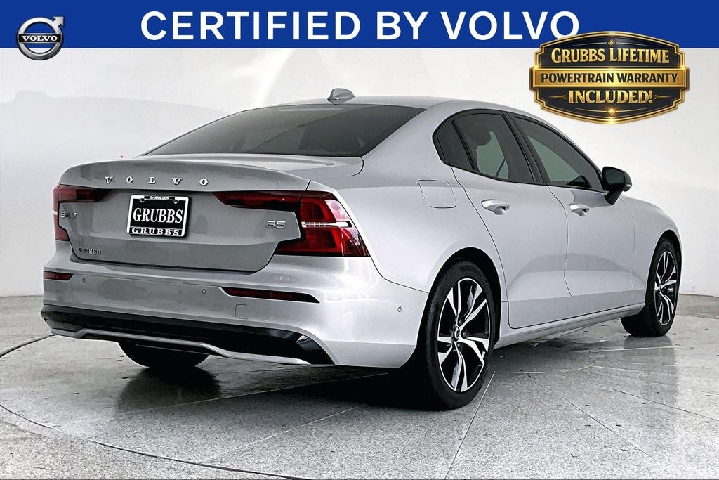 2024 Volvo S60 B5 Plus Dark Theme