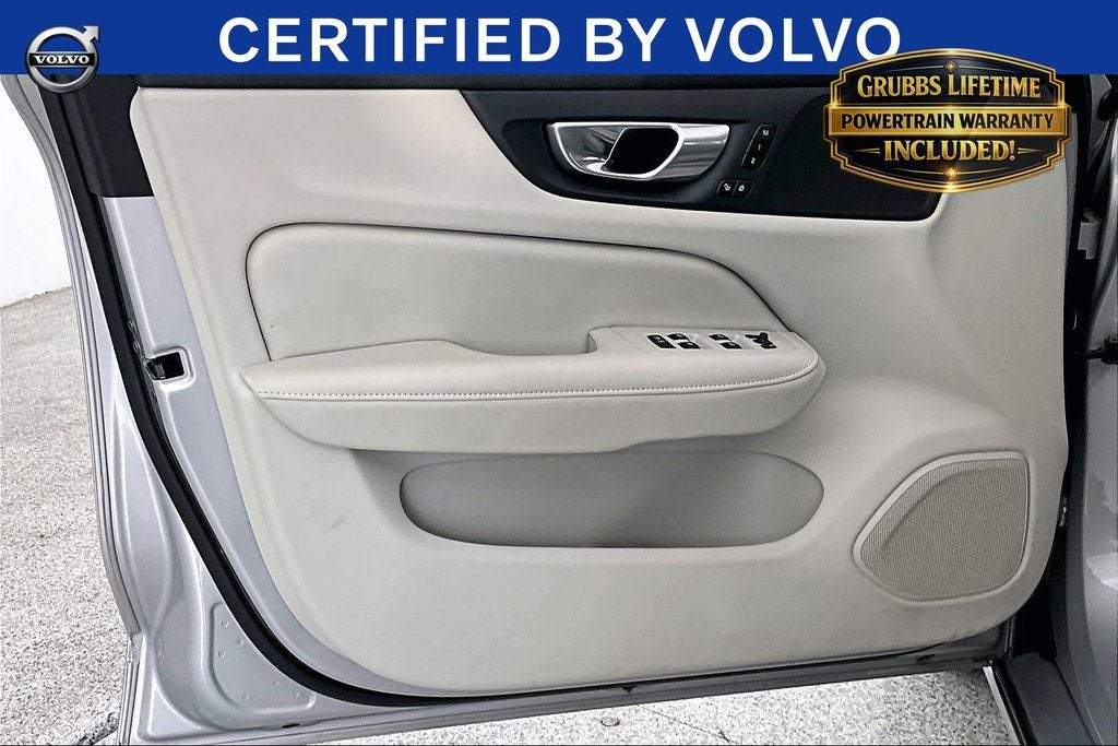 2024 Volvo S60 B5 Plus Dark Theme
