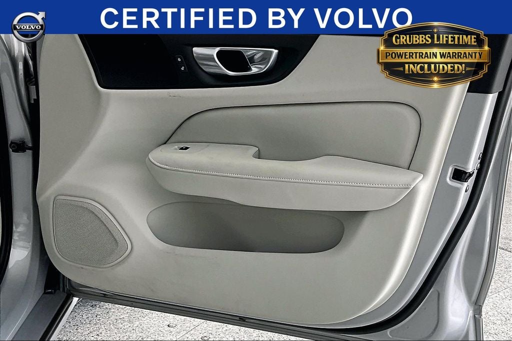 2024 Volvo S60 B5 Plus Dark Theme