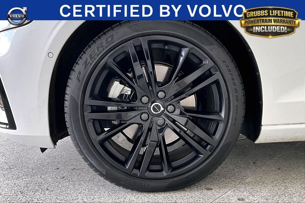 2023 Volvo S60 B5 Plus Black Edition