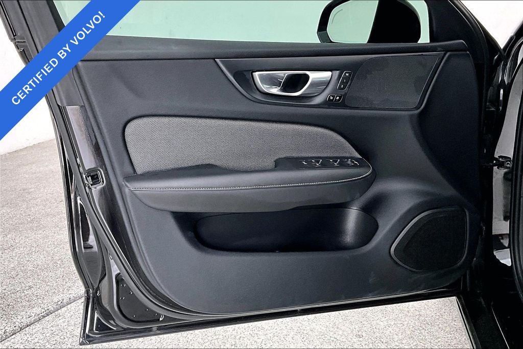 2024 Volvo S60 B5 Plus Black Edition