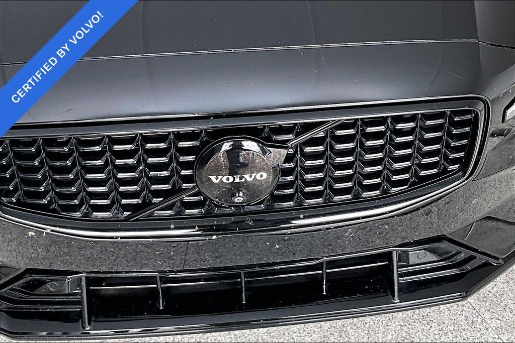 2024 Volvo S60 B5 Plus Black Edition