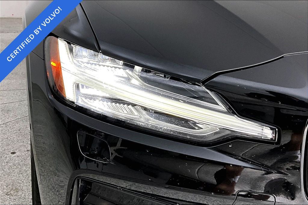 2024 Volvo S60 B5 Plus Black Edition