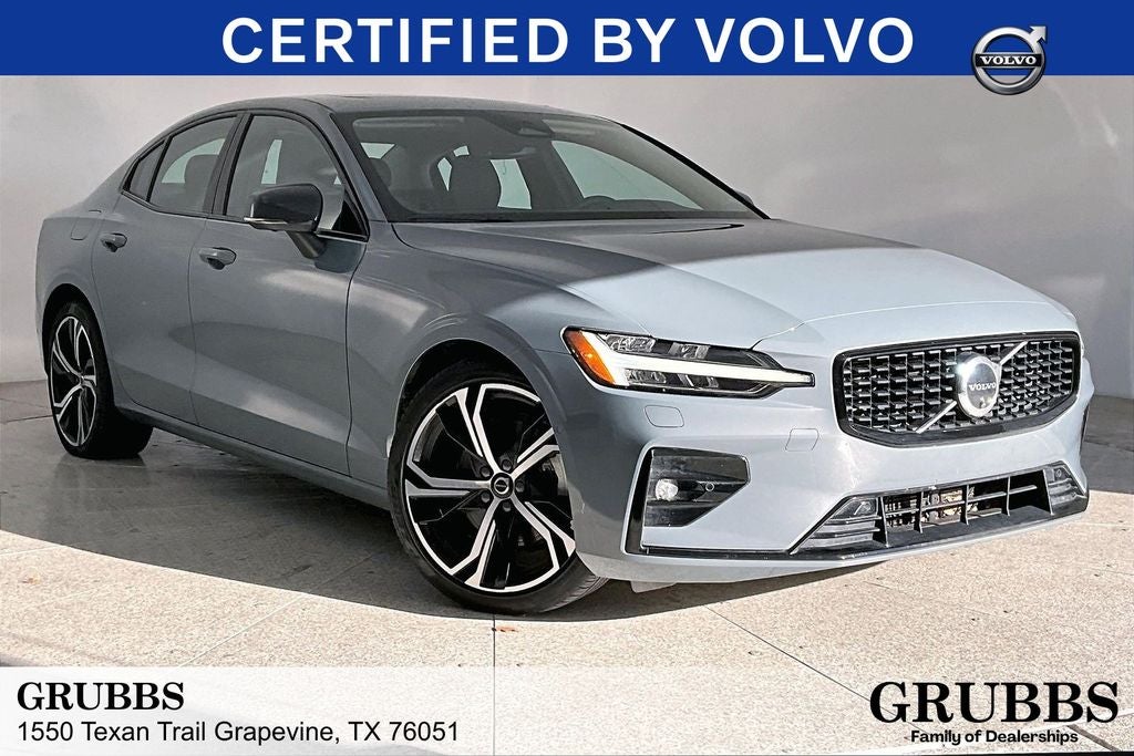 2024 Volvo S60 B5 Plus Dark Theme