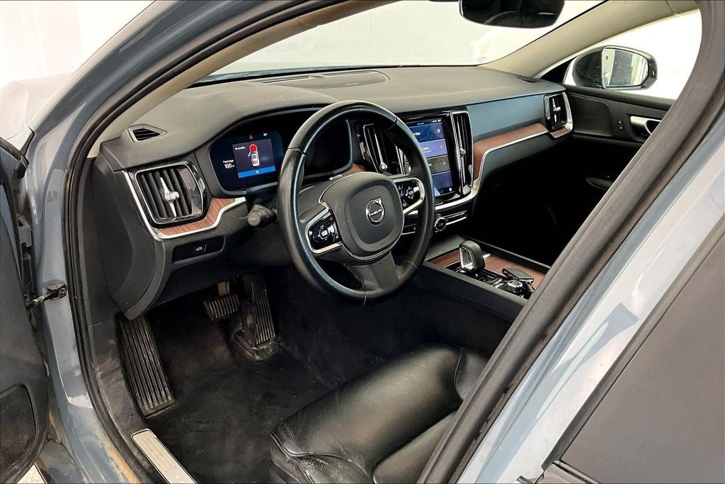 2024 Volvo S60 B5 Plus Dark Theme