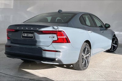 2024 Volvo S60 B5 Plus Dark Theme