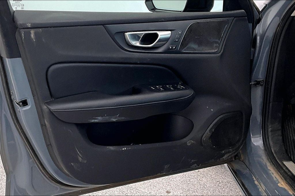 2024 Volvo S60 B5 Plus Dark Theme