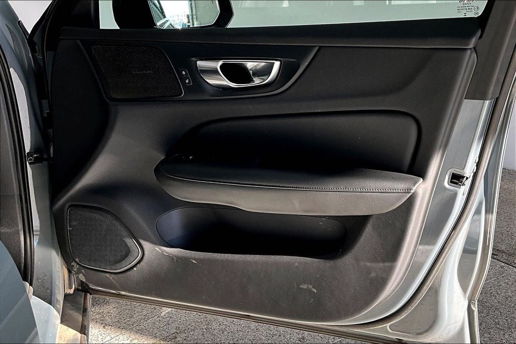 2024 Volvo S60 B5 Plus Dark Theme