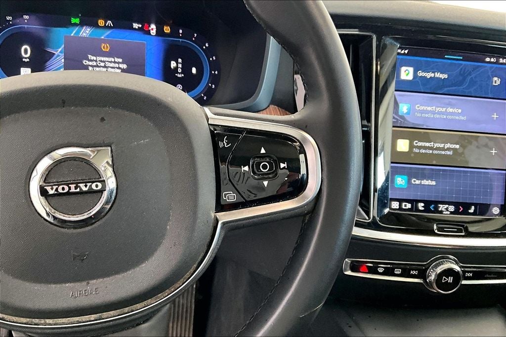 2024 Volvo S60 B5 Plus Dark Theme