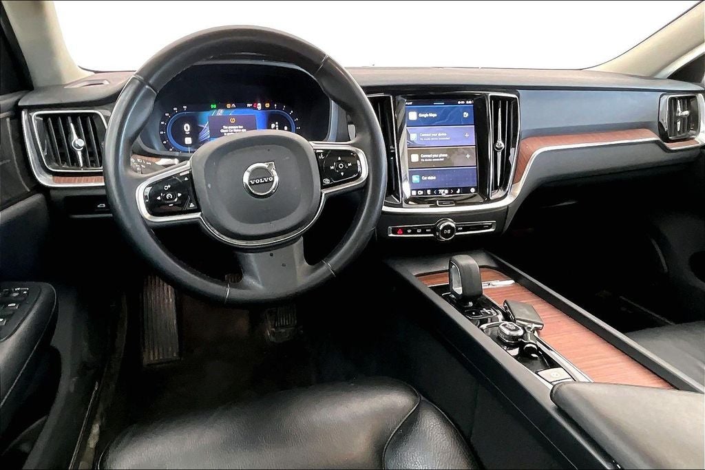 2024 Volvo S60 B5 Plus Dark Theme