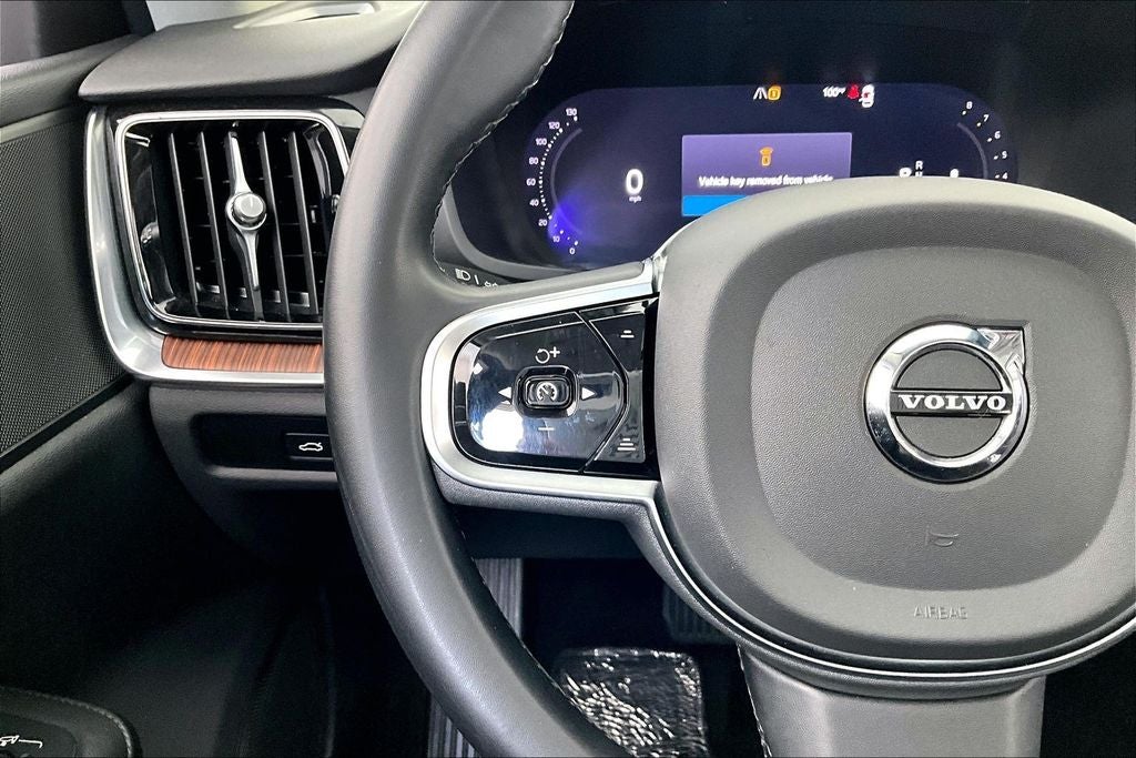 2024 Volvo S60 B5 Plus Dark Theme