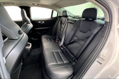 2024 Volvo S60 B5 Plus Dark Theme