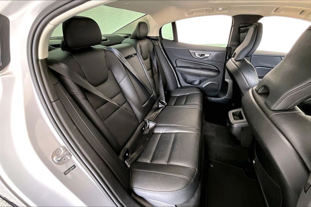 2024 Volvo S60 B5 Plus Dark Theme