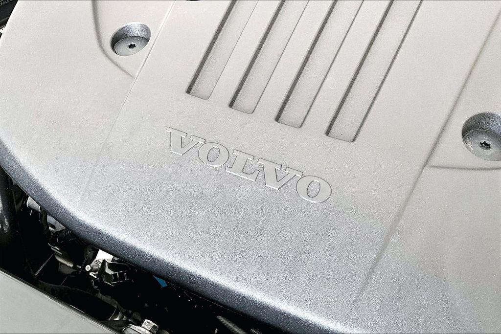 2024 Volvo S60 B5 Plus Dark Theme