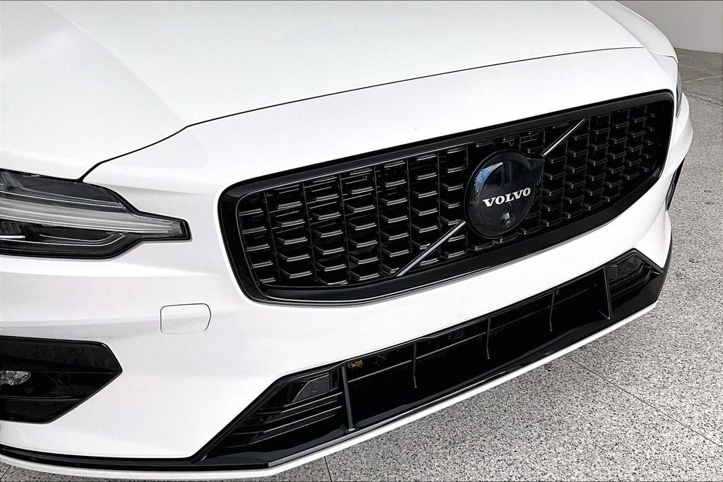 2023 Volvo S60 B5 Plus Black Edition