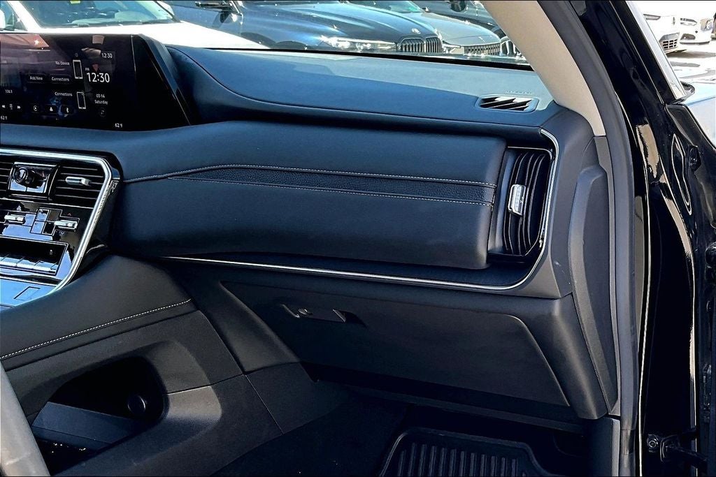 2025 Nissan Armada SV