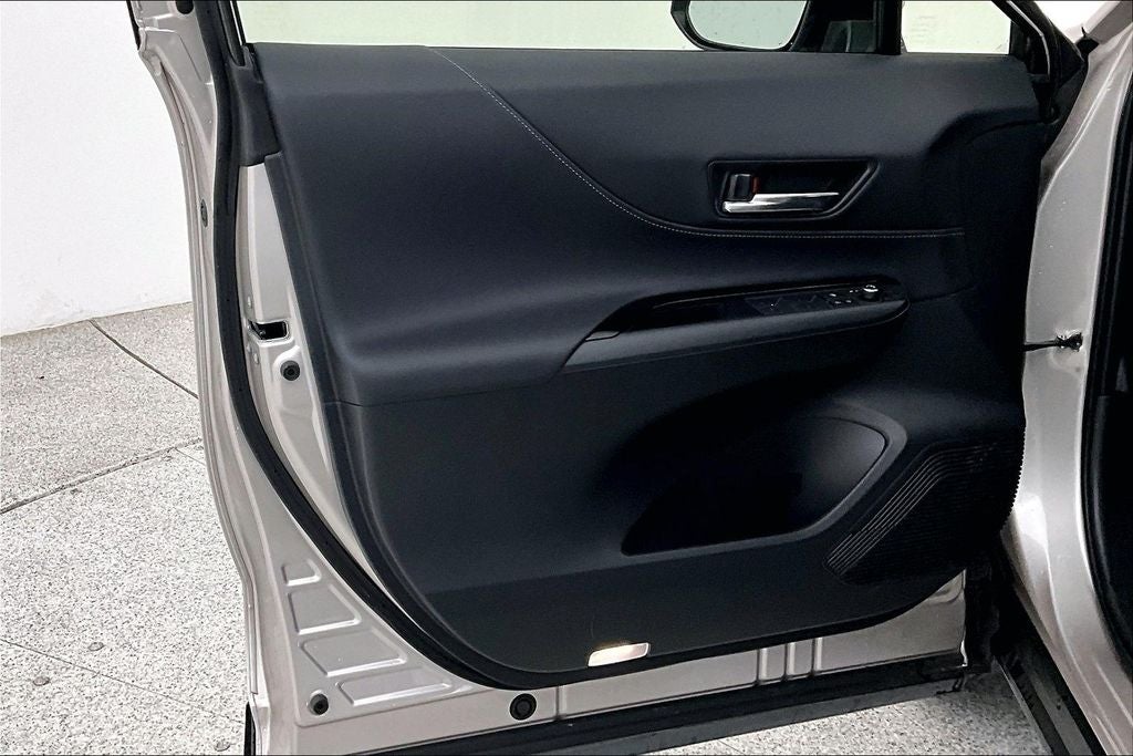 2022 Toyota Venza LE