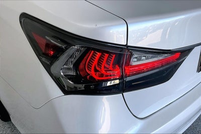 2017 Lexus GS 200t