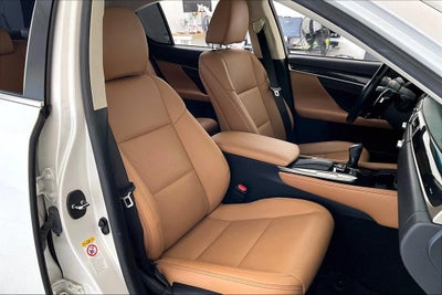 2017 Lexus GS 200t